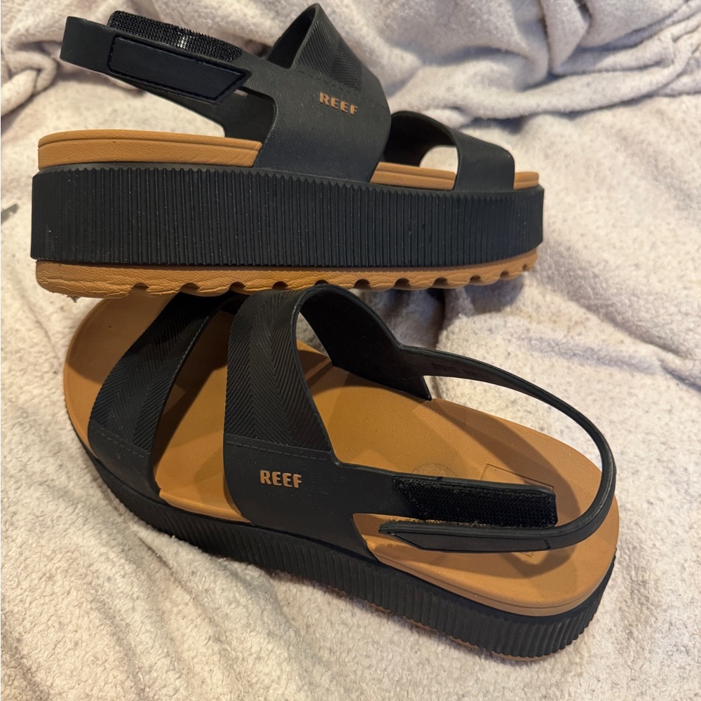 Reef Women's Black and Tan Water Vista Higher Sandals